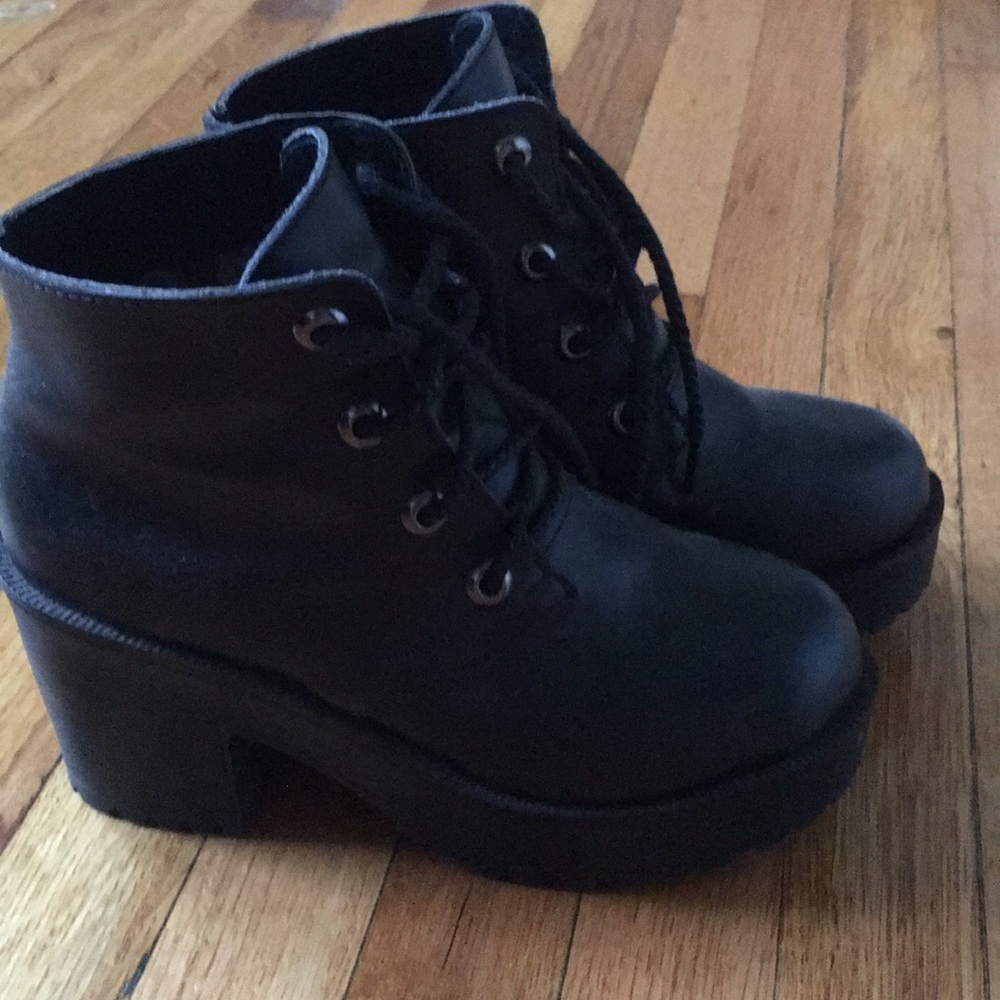 Shoes - Picture 3 of 3